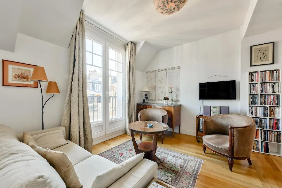 Stunning Parisian 1Br Flat Near The Eiffel Tower Apartment  Paris